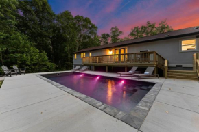 Fireside Fun by AvantStay Sleeps 18 Waterfront Pool